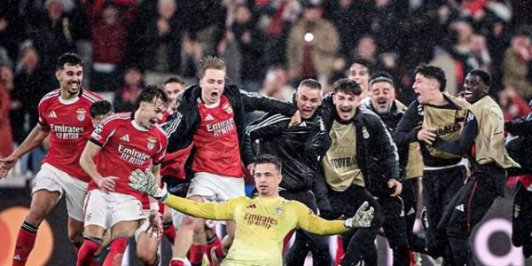 时隔13年重返伯纳乌！穆里尼奥率本菲卡再战皇马，冲击欧冠奇迹